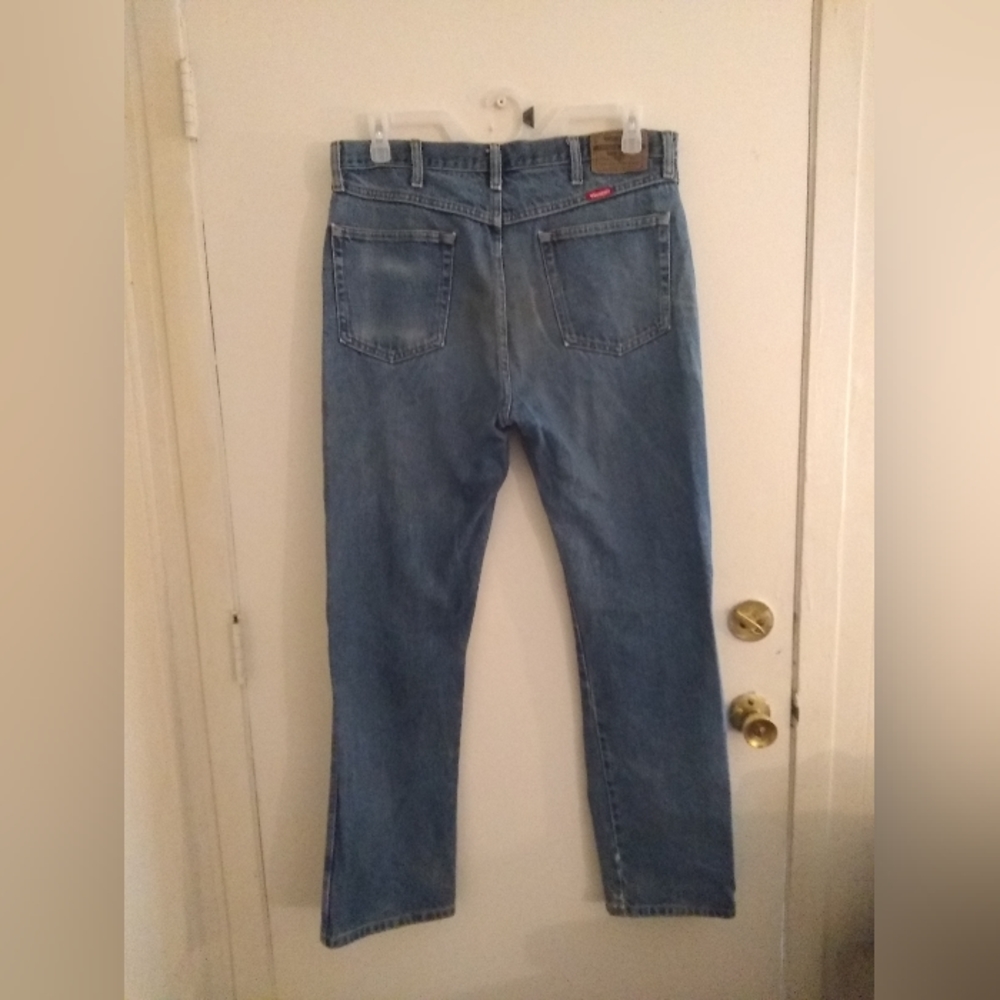 Wrangler Jeans - Picture 2 of 8